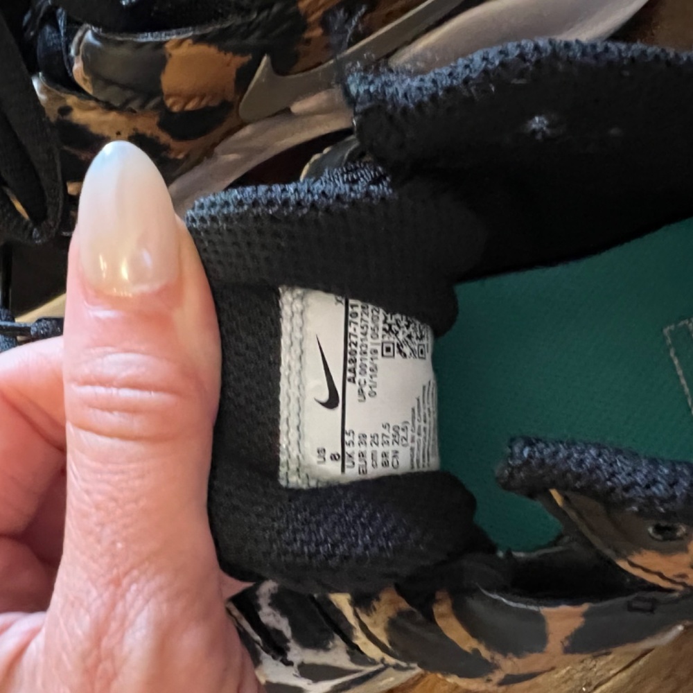 👟 Nike Leopard Print Sneakers - Picture 3 of 4